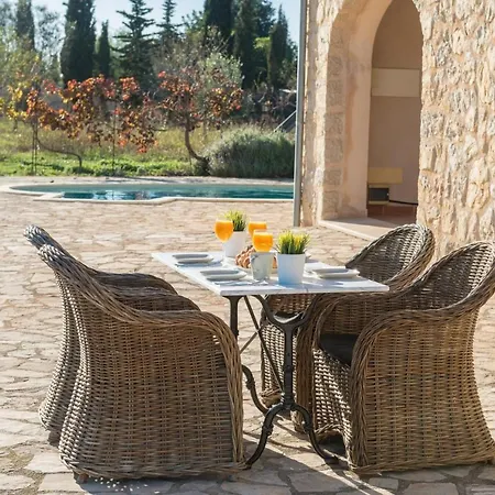 Villa Biniagual