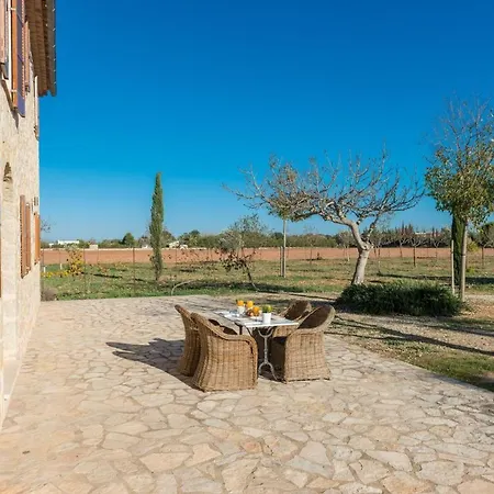 Biniagual Villa